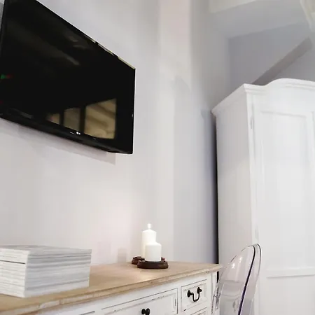 Art Black & White Apartment