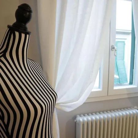 Art Black & White Apartment Florence