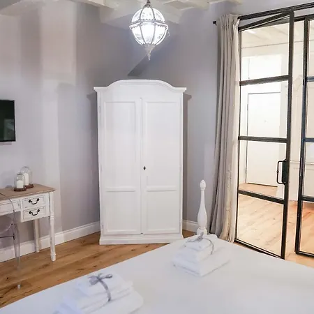Art Black & White Apartment Florence